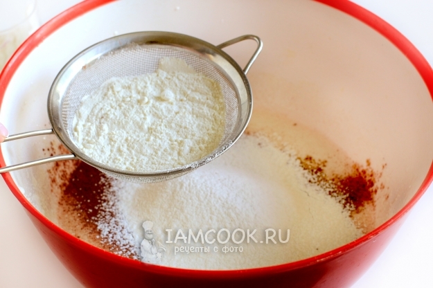 Просеять муку