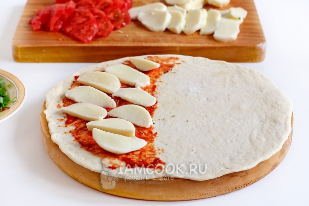 Положить сыр