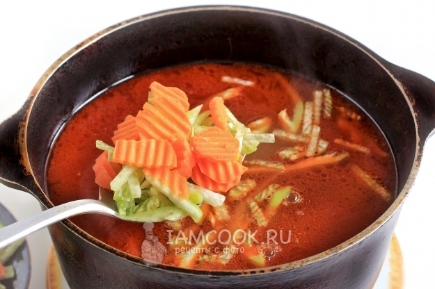 Положить в суп овощи