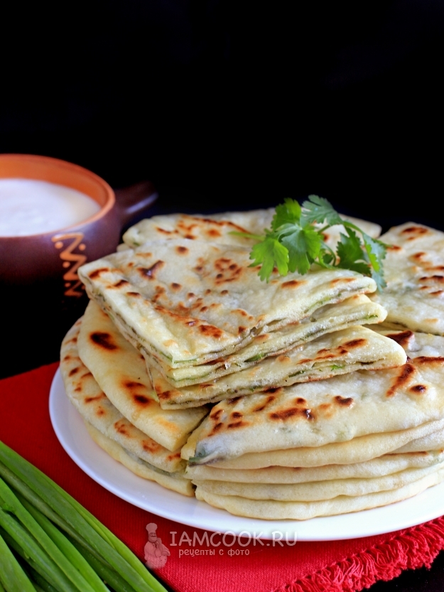 Рецепт хычинов с зеленью и сыром