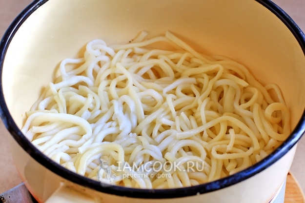 Сварить лапшу