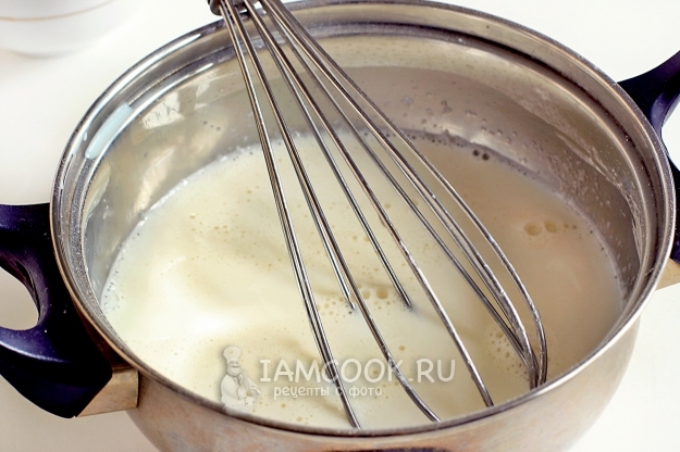 Влить молоко