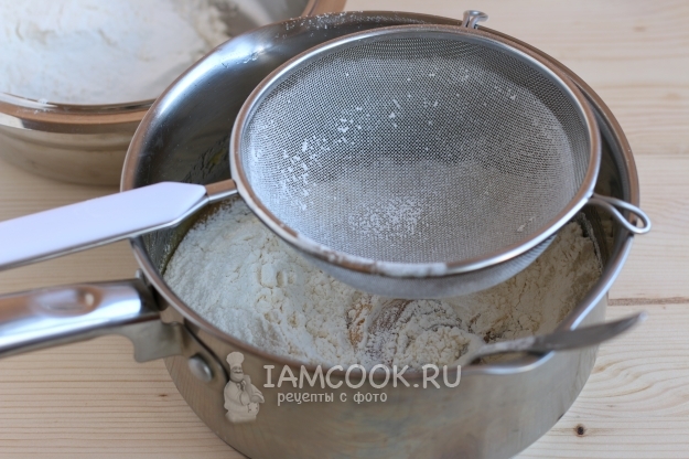 Просеять муку
