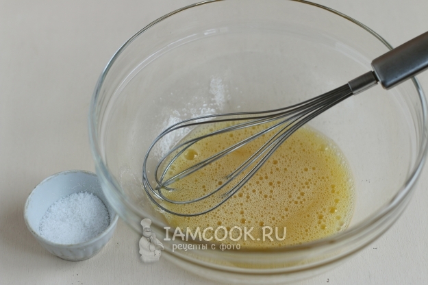Взбить яйца