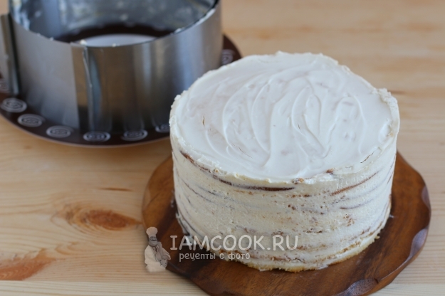 Снять с торта кольцо