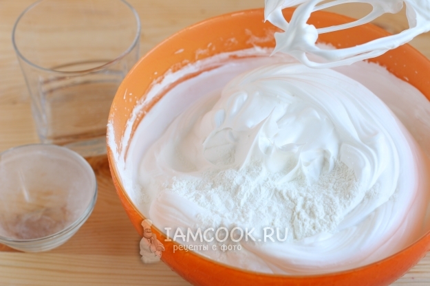 Всыпать крахмал