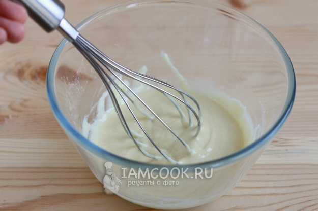 Размешать смесь венчиком