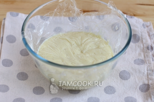 Накрыть крем пленкой