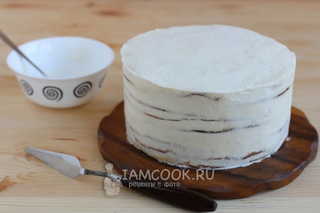 Выровнять верх и бока торта