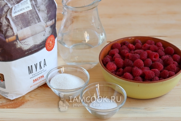 Ингредиенты для вареников на воде со свежей малиной