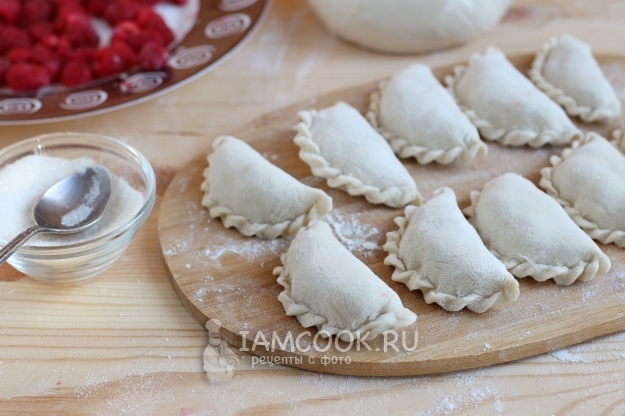 Слепить вареники