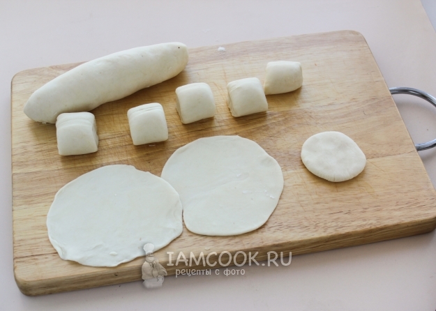 Раскатать тесто в круг