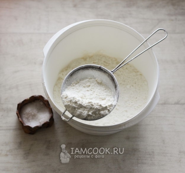 Просеять муку