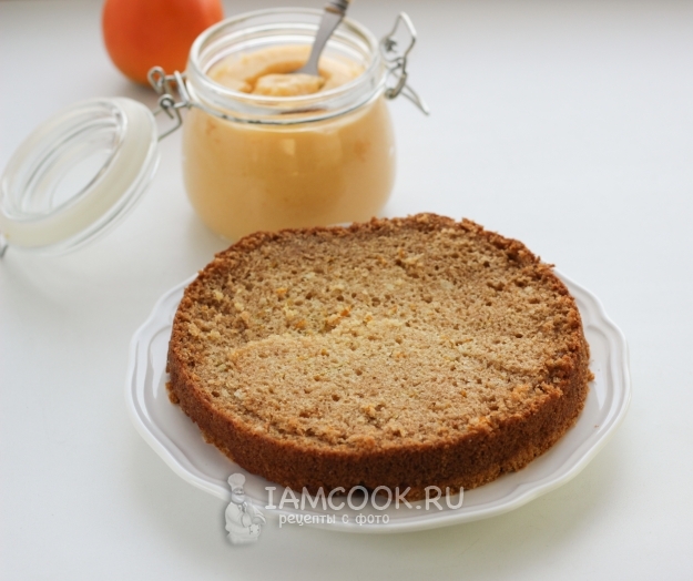 Разрезать бисквит на две части