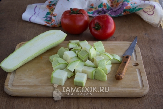 Порезать кабачки