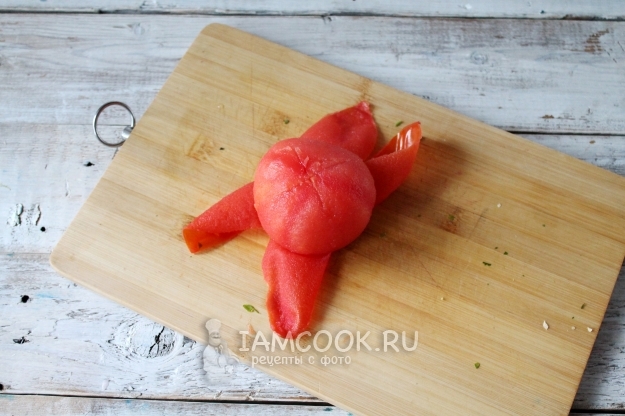 Снять с помидора кожицу