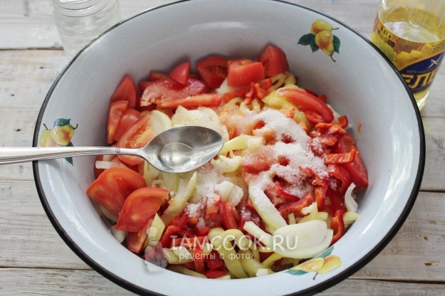 Добавить масло, соль и сахар