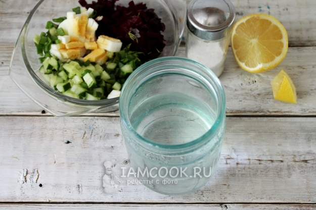 Влить в воду сок лимона