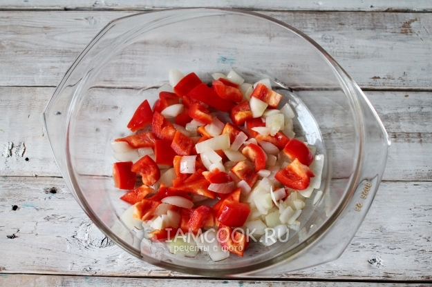 Соединить лук с перцем