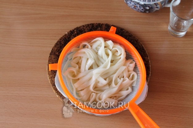 Откинуть лапшу на дуршлаг