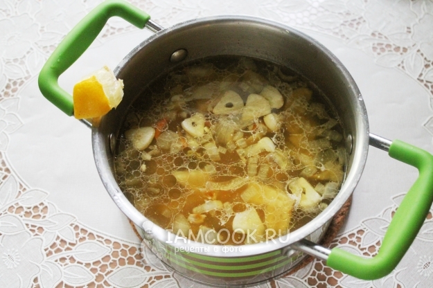 Положить чеснок