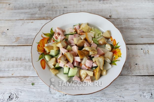 Положить грибы