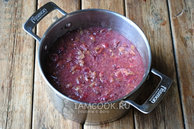 Измельчить крыжовник блендером