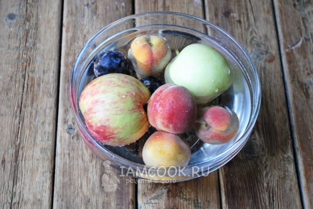 Помыть фрукты