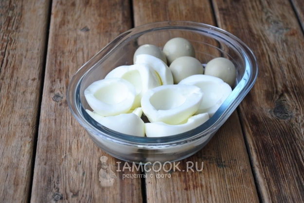 Отделить белок от желтка
