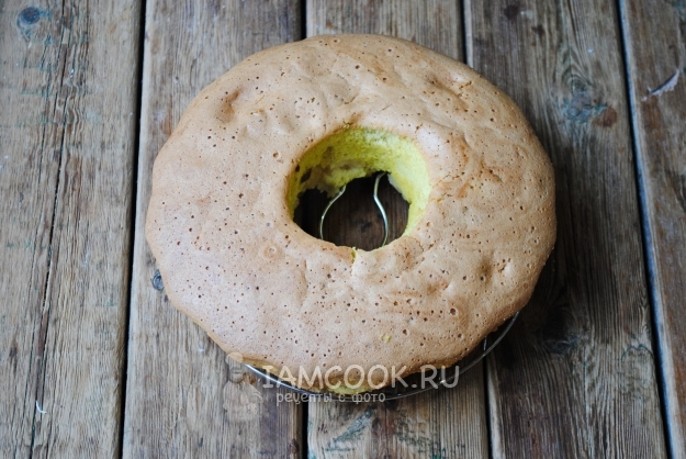 Фото шарлотки с персиками в духовке