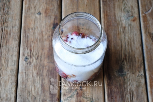 Всыпать сахар