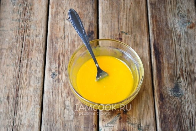 Взбить желтки