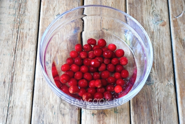 Помыть вишню