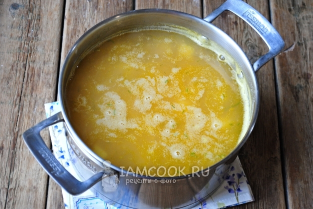 Фото горохового супа с копченой курицей