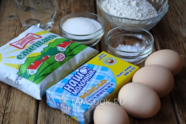 Ингредиенты для торта из профитролей со сметанным кремом