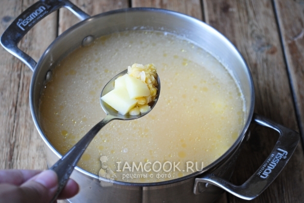 Сварить картофель и горох