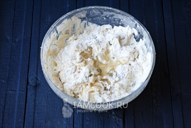 Влить масло