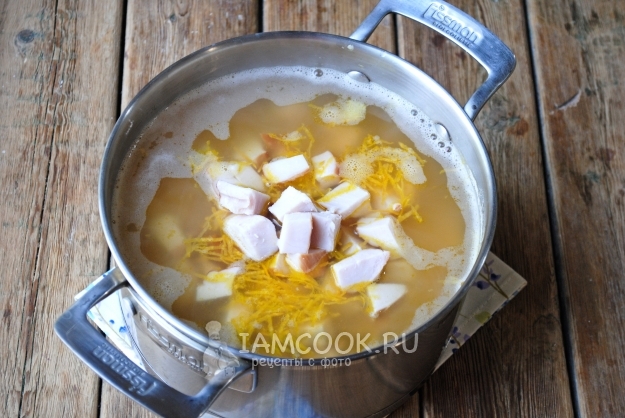 Добавить зажарку и курицу