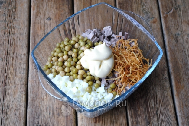 Положить майонез