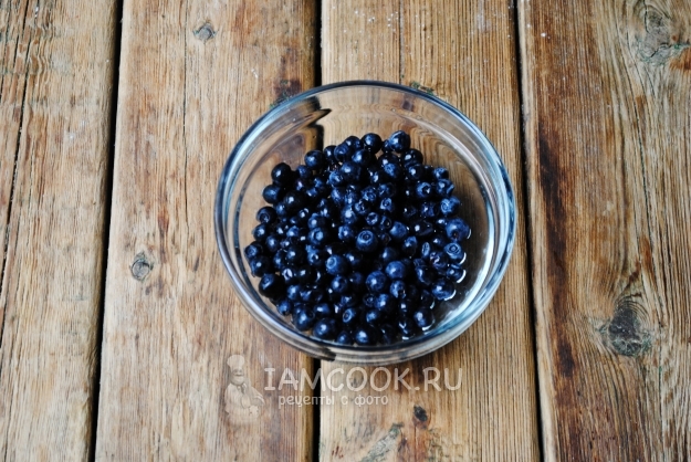 Помыть ягоды