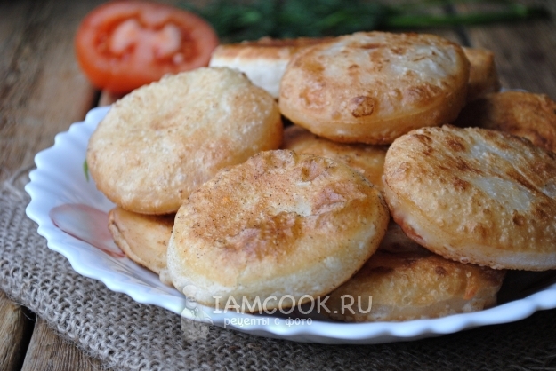 Фото пирожков «Бомбочки» с творогом и помидорами