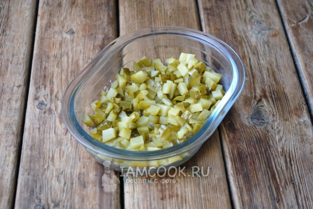 Порезать огурцы