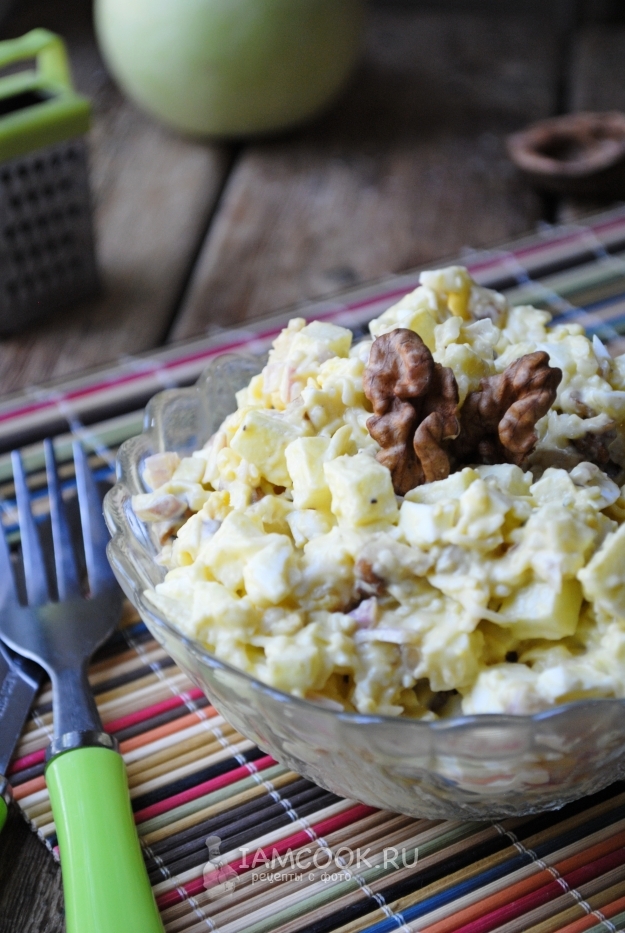 Рецепт салата из яблок, сыра и грецких орехов