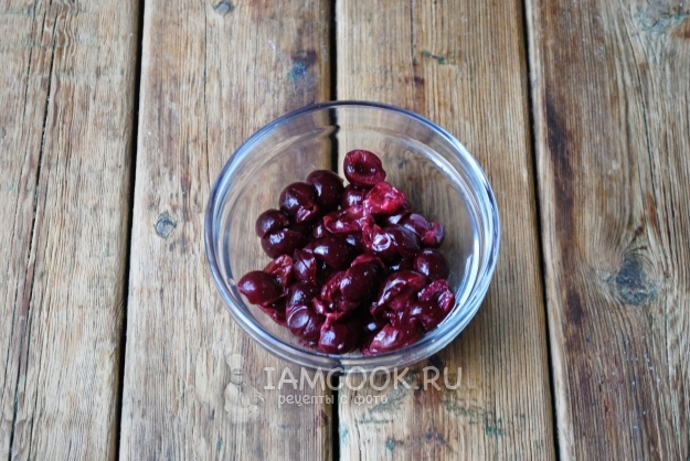 Удалить из вишни косточки