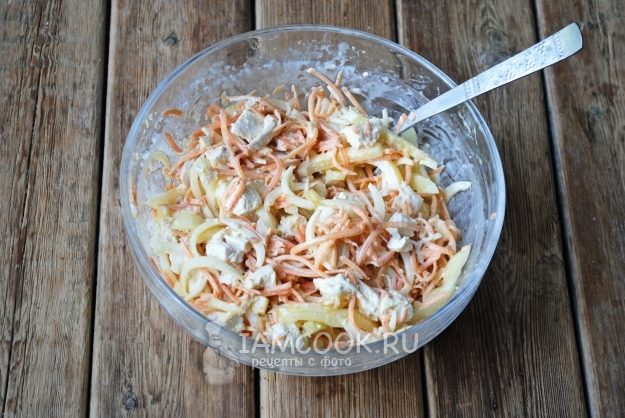 Фото салата с корейской морковью, курицей и болгарским перцем