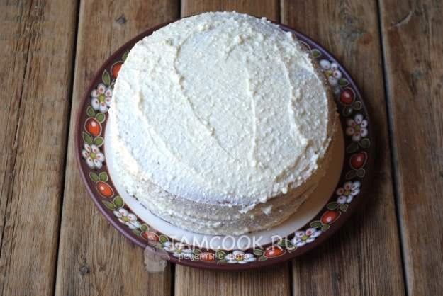 Обмазать торт кремом