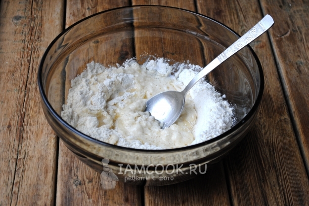 Всыпать муку