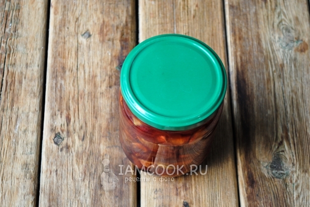 Закрыть банку крышкой