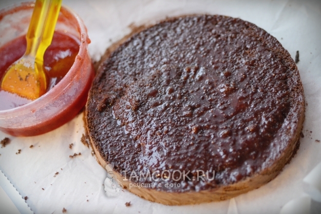 Пропитать бисквит джемом