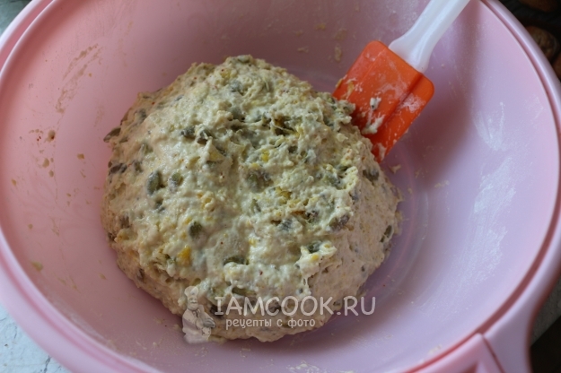 Размешать тесто лопаткой